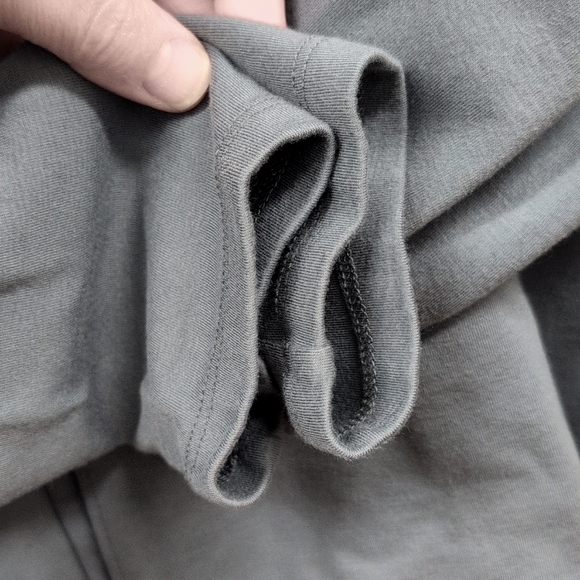 Orvis Front pocket Pullover Cowl Neck Top Size M - Picture 7 of 8